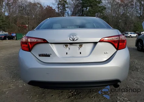 2018 Toyota Corolla L z USA, uszkodzony, nr VIN 2T1BURHE6JC032122